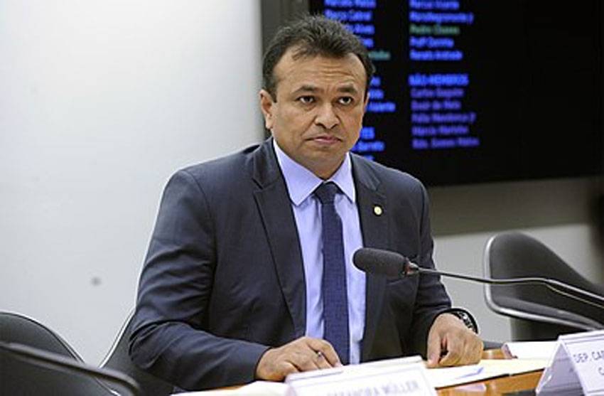 Deputado Fábio Abreu protocola projeto para dedução no Imposto de Renda com saúde de animais